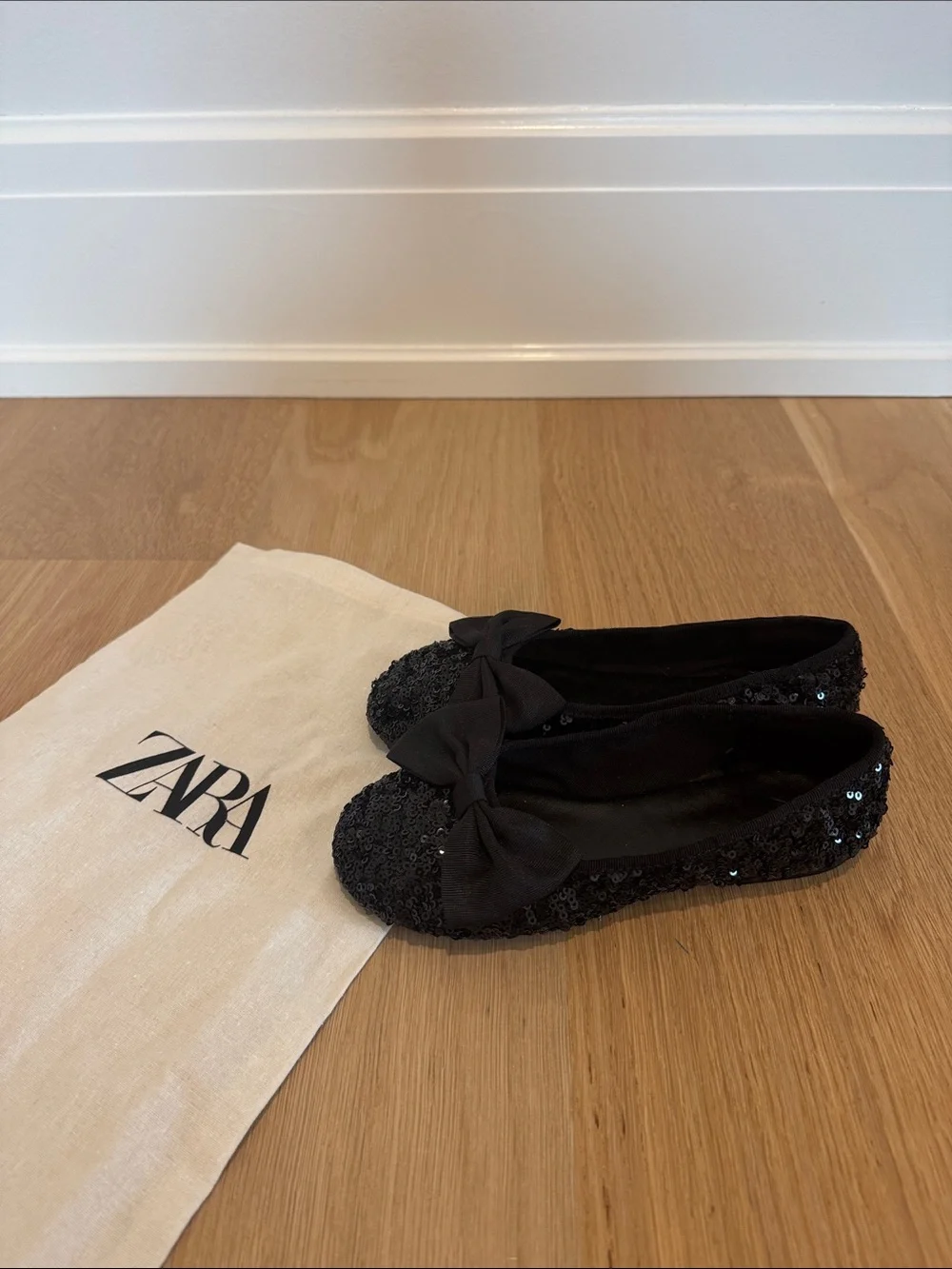 Zara little girl Black Sequin Bow Flats